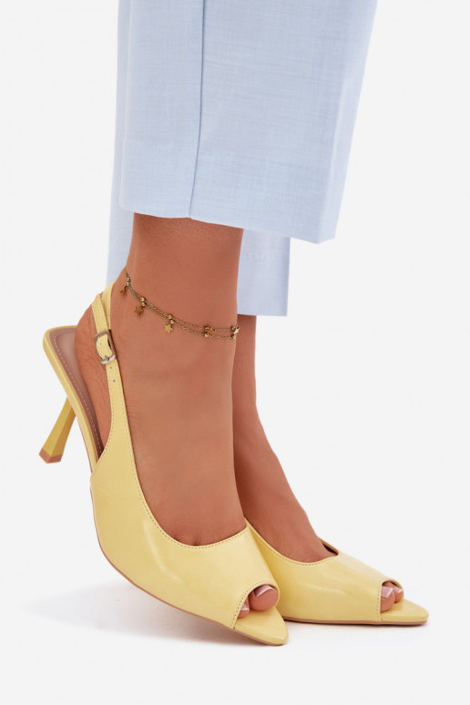 Sandálias femininas com saltos finos amarelas Sevina