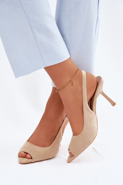 Sandálias femininas com saltos finos de camurça sintética cor de areia Sevina