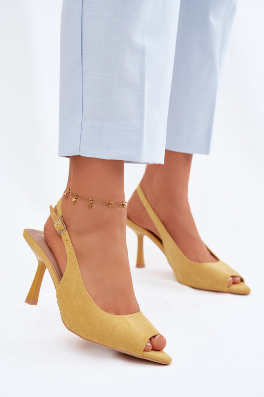 Sandálias femininas com saltos finos de camurça sintética amarelas Sevina