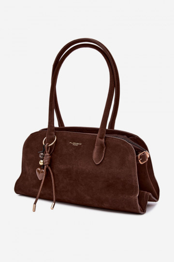 Bolsa com pingente e fechos de camurça sintética na cor chocolate Violette 2