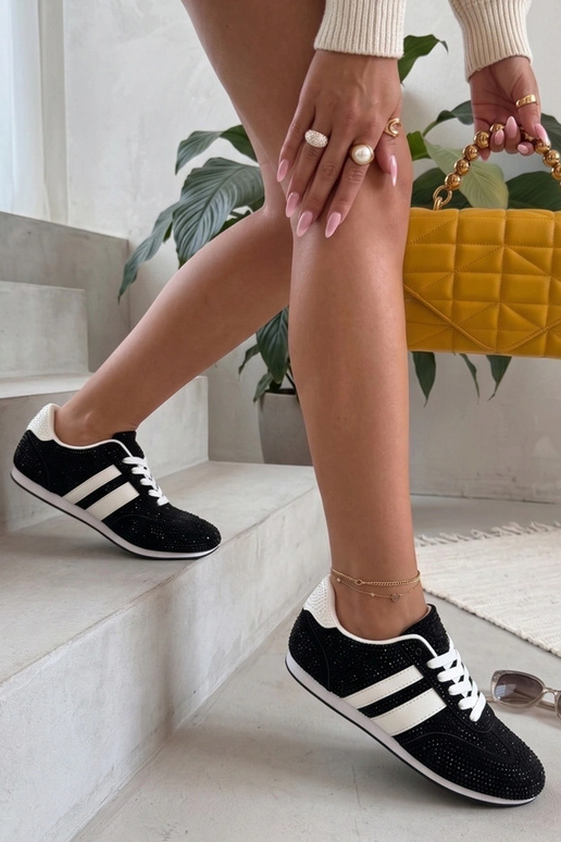 Ténis pretos com zircônias Sybilla