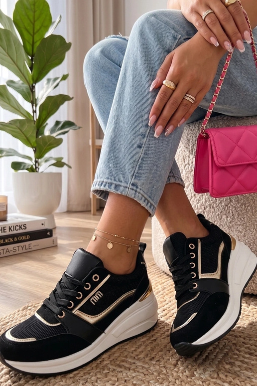 Ténis pretos com salto oculto Ava