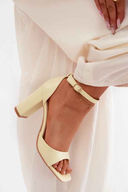 Sandálias femininas de salto altoImitacji Skóry cor amarela Melvra