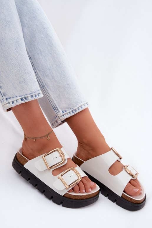 com efeito verniz Chinelos femininos com uma plataforma Ze cor douradami com fivelasmi Lee Cooper LCEM-26-35-4460L cor branca