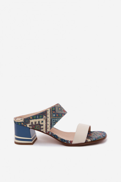 Chinelos de couro femininos nas cores areia e azul com padrão e salto Tai turiciejka K7522-04