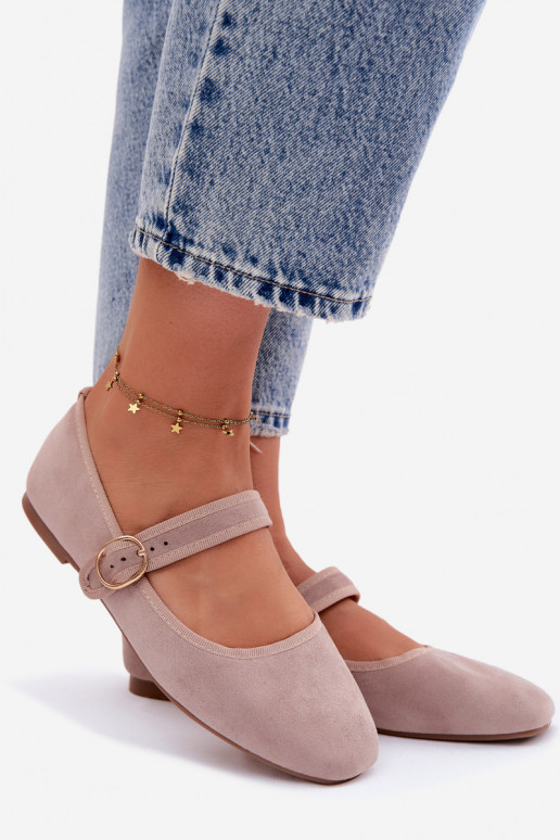 Balerinas com tiras e acessórios dourados com fivelas cor areia Kelisa