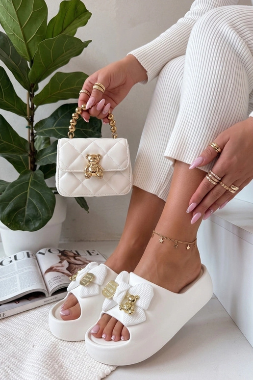 Chinelos de plataforma brancos com...