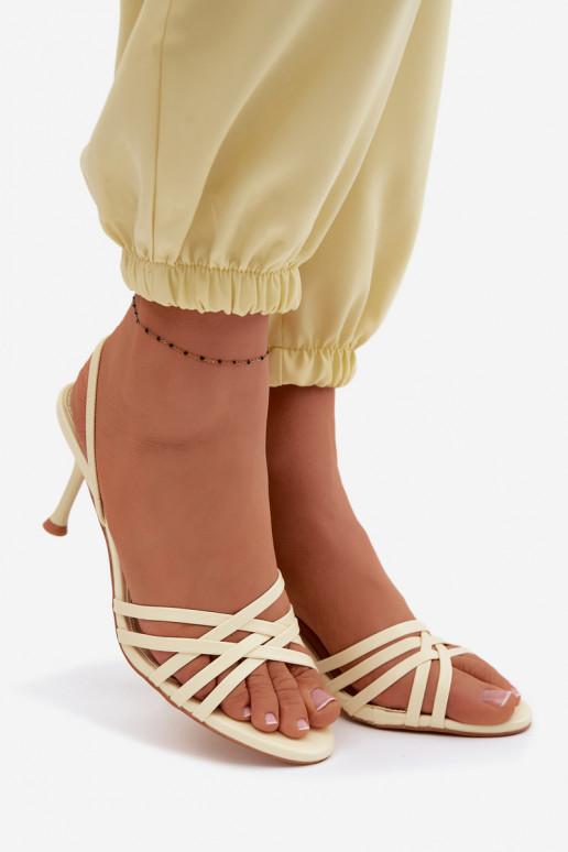 Sandálias femininas com salto fino com listras cor amarela Velivelle