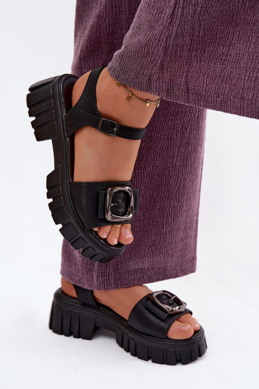 Sandálias femininas Feminino com uma plataforma com fivelas Vinceza 79611 cor preta