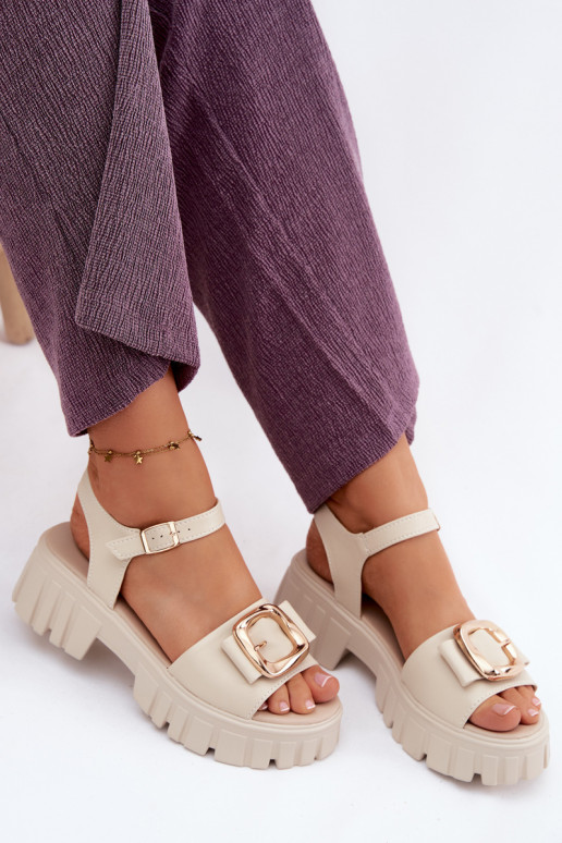 Sandálias femininas Feminino com uma plataforma com fivelas Vinceza 79611 bege