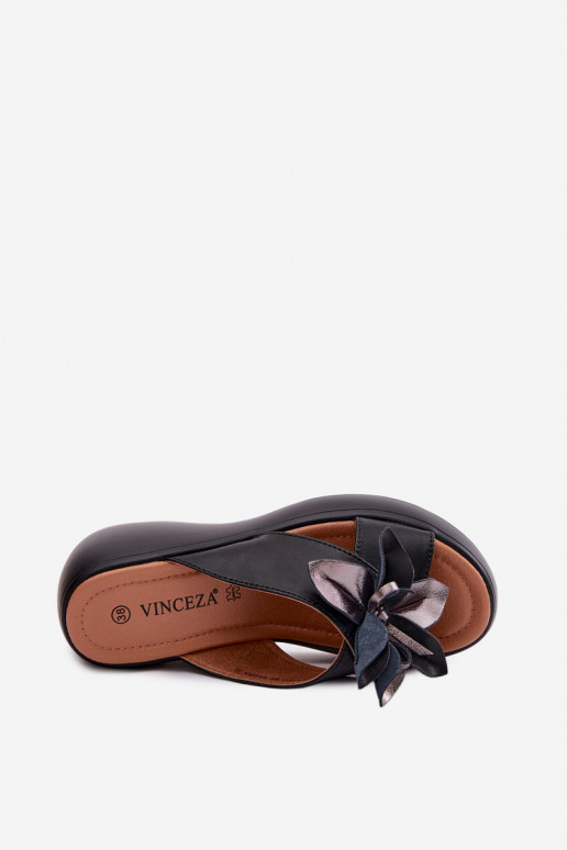Chinelos de couro com uma plataforma Com decorações Uma flor Vinceza 41511 cor preta