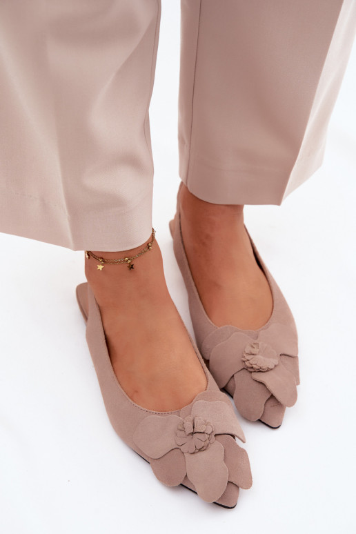 sandálias Pele de camurça com salto largo Com decorações Uma flor Vinceza 66951 bege