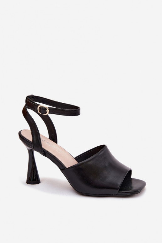 Sandálias femininas com salto Vinceza 62297 cor preta