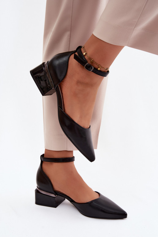 Sapatos pretos com salto e tira Vinceza 62278