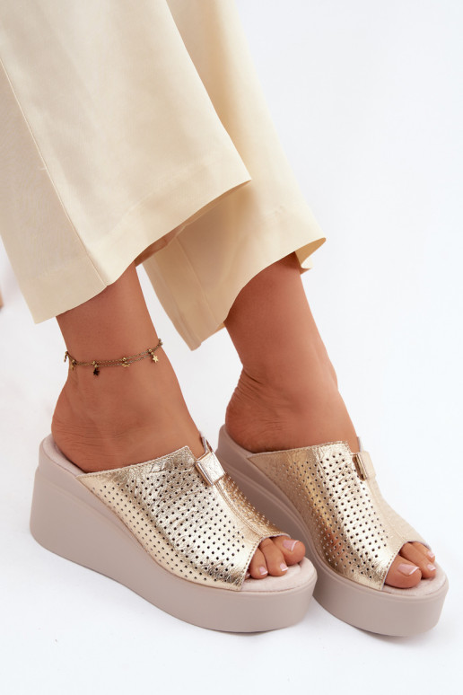 Chinelos femininosHabilitadoturalnej Skóry com uma plataforma Vinceza 95392 cor dourada