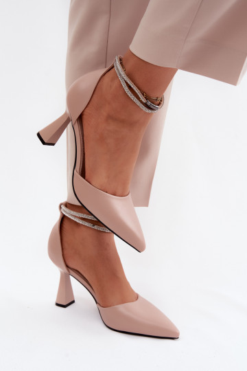 Sapatos bege com salto pequeno e tiras brilhantes Vinceza 62283