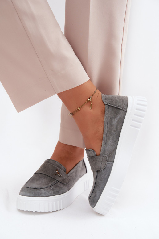 Pele de camurça sapato Feminino com uma plataforma Um modelo atraente Vinceza 93218 cor cinza