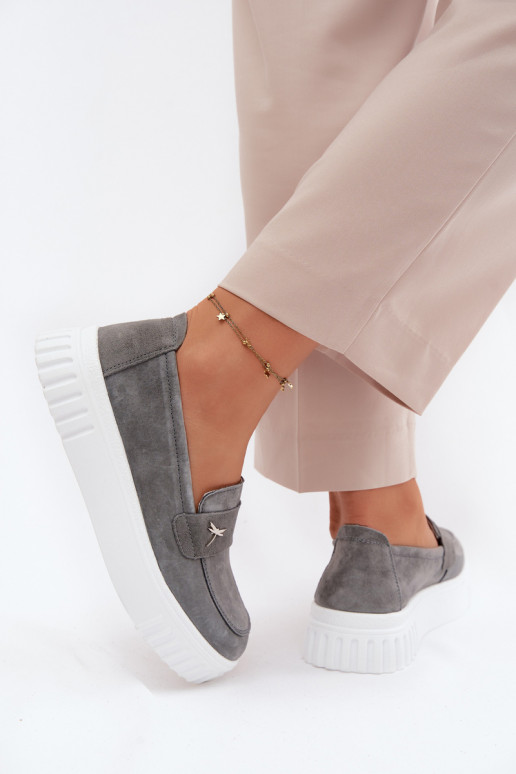 Pele de camurça sapato Feminino com uma plataforma Um modelo atraente Vinceza 93218 cor cinza