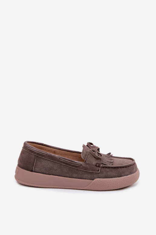 Mocassins de mulher em camurça sintética com laços e franjas Vinceza 93223 na cor marrom