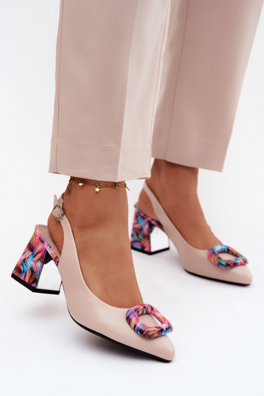 Sandálias femininas de salto altoDekoracyjną com fivelas Vinceza 62289 bege