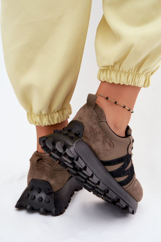 Pele de camurça À modalo de tênis Feminino com uma plataforma Vinceza 41520 cor cáqui