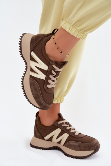 de camurça À modalo de tênis Feminino com uma plataforma Vinceza 41521 cor marrom