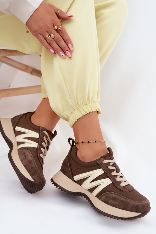 de camurça À modalo de tênis Feminino com uma plataforma Vinceza 41521 cor marrom