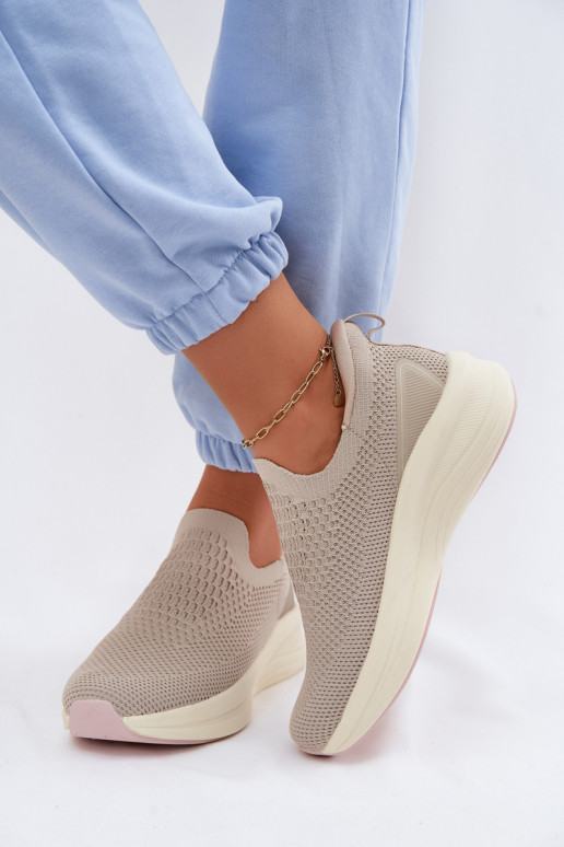 Um modelo atraente À modalo de tênis Feminino  Kobbo 102424 bege