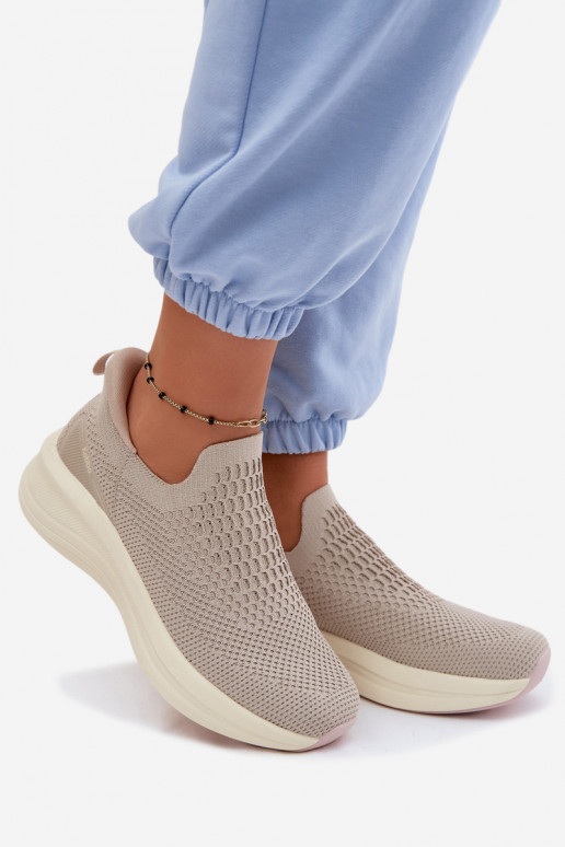 Um modelo atraente À modalo de tênis Feminino  Kobbo 102424 bege