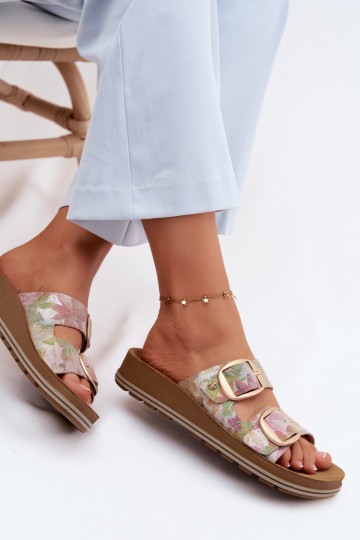 Chinelos de couro Estampado com fivelas Tem que serciejka P7537-39 Cores diferentes