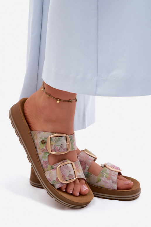 Chinelos de couro Estampado com fivelas Tem que serciejka P7537-39 Cores diferentes