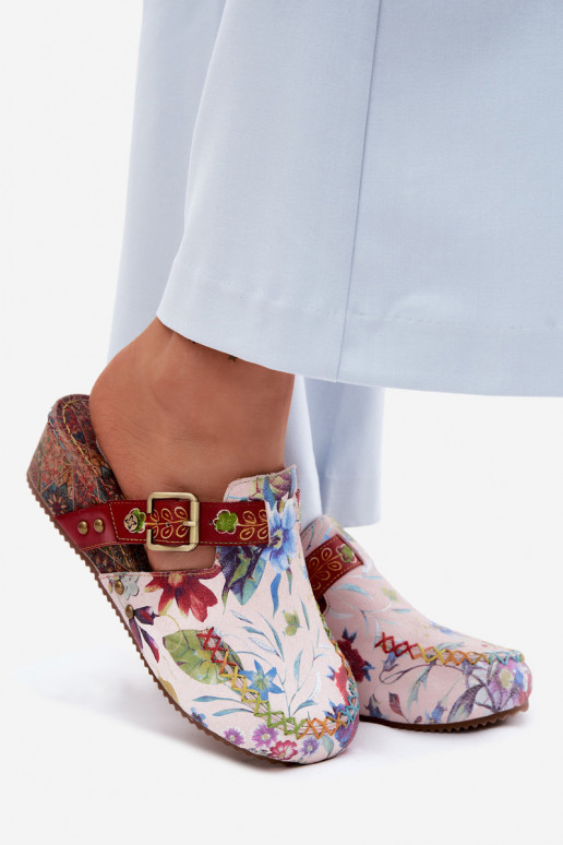 Chinelos de couro para mulher com plataforma e flores em várias cores