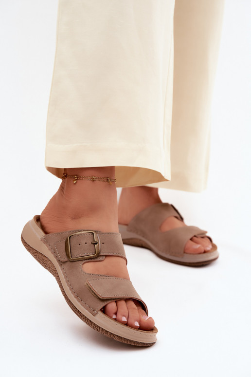 Chinelos femininos com fivelas I com fecho adesivoem INBLU LL000006 cor marrom