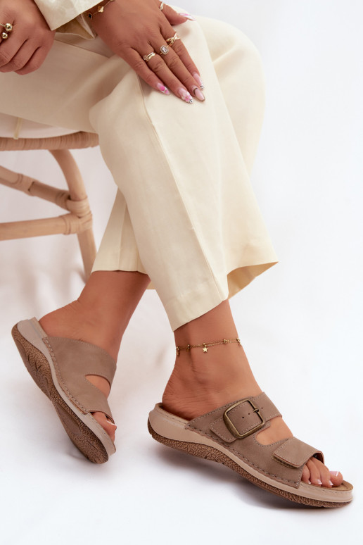 Chinelos femininos com fivelas I com fecho adesivoem INBLU LL000006 cor marrom