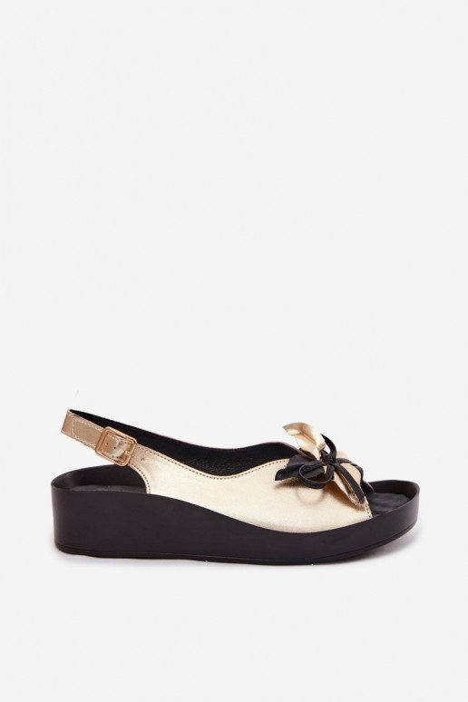 Sandálias femininas com ornamentos S.Barski KV61-6045 cor dourada