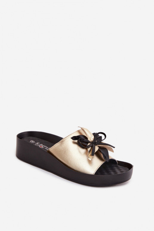 Chinelos de couro Feminino com enfeites S.Barski KV61-6044 cor dourada