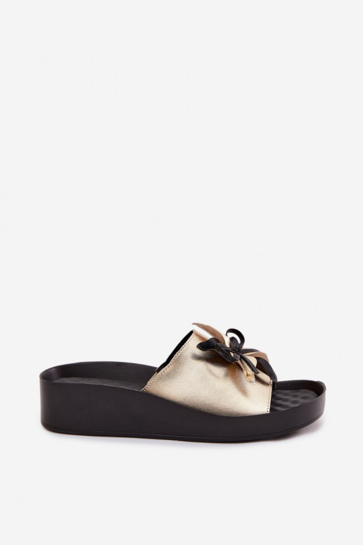 Chinelos de couro Feminino com enfeites S.Barski KV61-6044 cor dourada