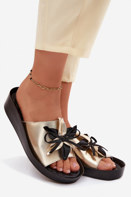 Chinelos de couro Feminino com enfeites S.Barski KV61-6044 cor dourada