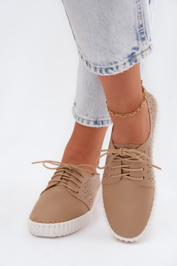 Sapatos perfurados de areia com atacadores Pearla