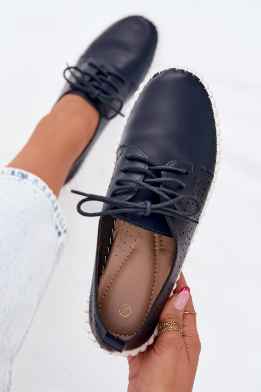 Sapatos perfurados azul escuro com atacadores Pearla