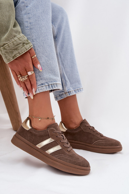 À modalo de tênis Feminino de camurça com uma plataforma cor marrom Sylviona