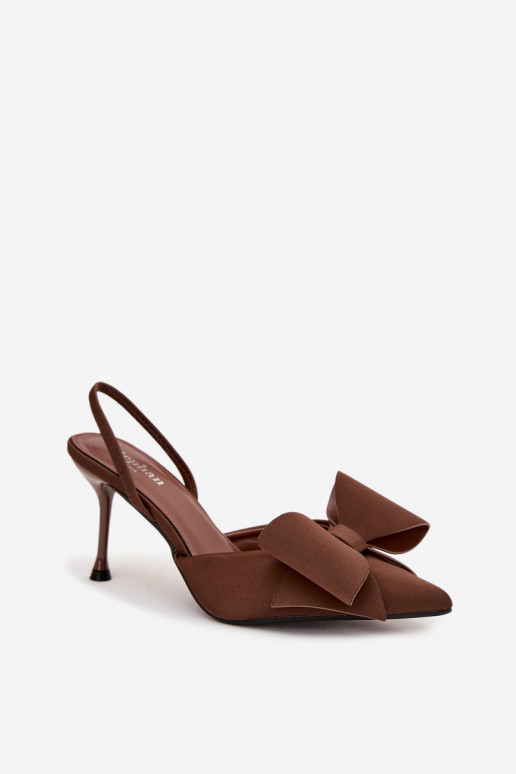 Sapatos de salto alto marrons com calcanhar aberto e laço Eklevia