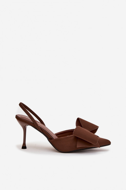 Sapatos de salto alto marrons com calcanhar aberto e laço Eklevia