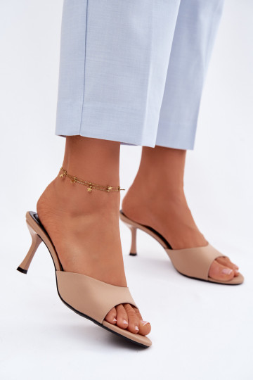 Chinelos femininos com salto fino  bege Selmira