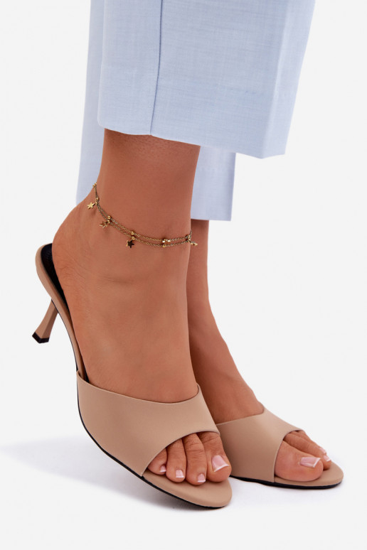 Chinelos femininos com salto fino  bege Selmira