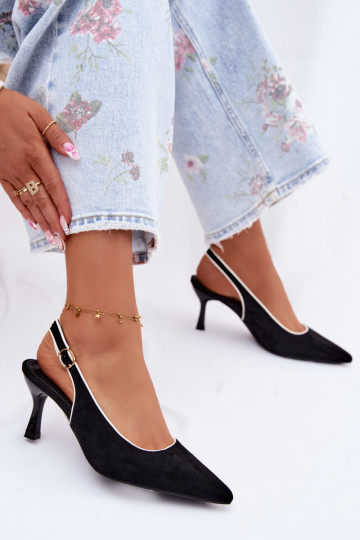 Sandálias femininas com salto finoLamóParaką cor preta Relmira