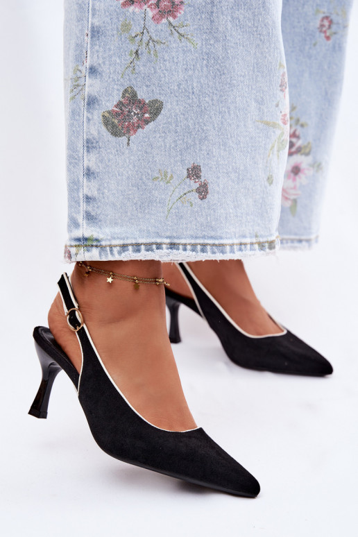 Sandálias femininas com salto finoLamóParaką cor preta Relmira