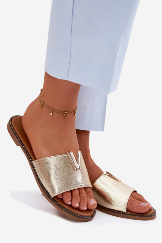 Chinelos Apartamento feminino Com decorações Detalem V cor dourada Nelmira