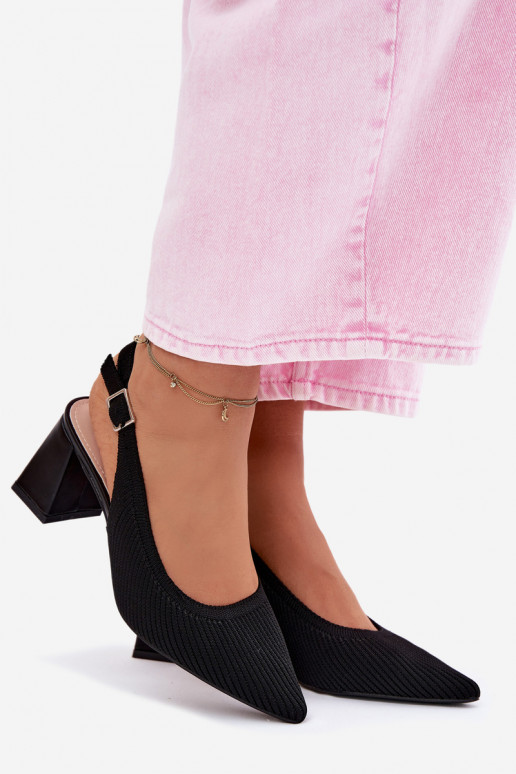  sandálias com salto cor preta Elissea