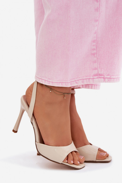 Sandálias femininas com salto finoImitacji Skóry bege Olissey